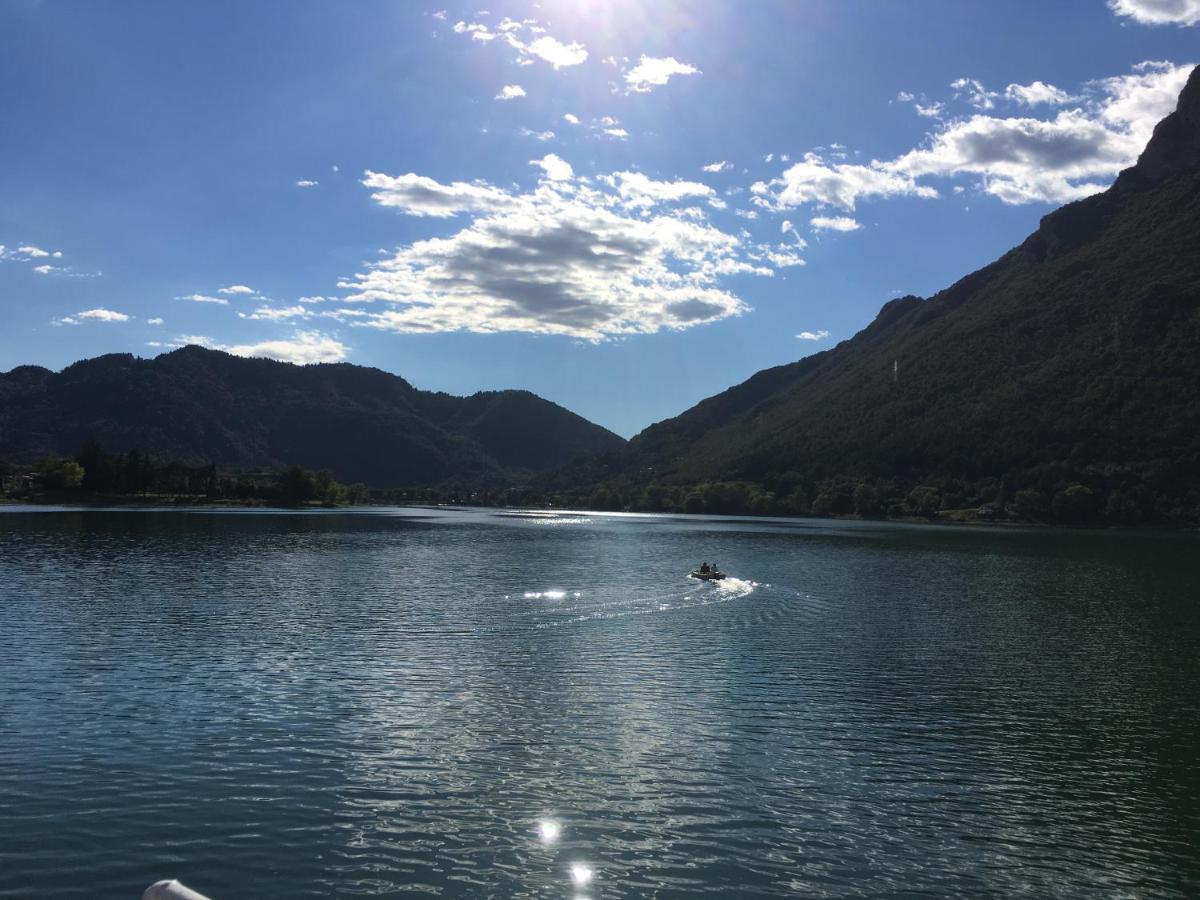 Casa Carla, Bis 4 Personen, Garten, Balkon Mit Blick Auf Den See Und Die Berge Crone Екстер'єр фото