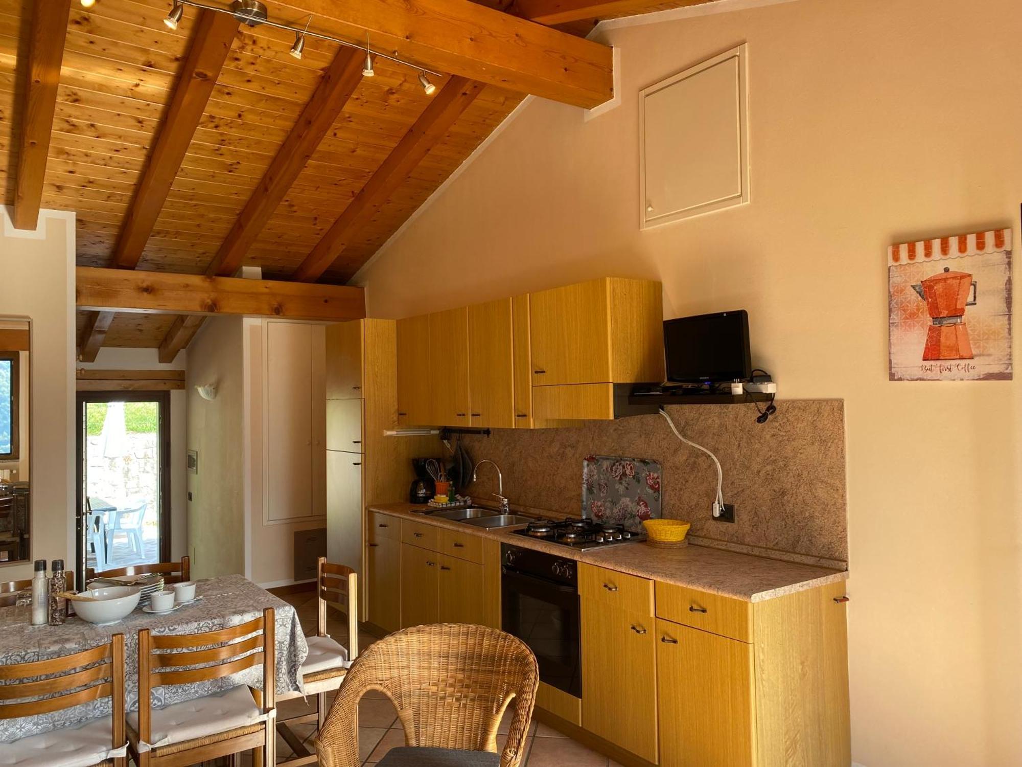 Casa Carla, Bis 4 Personen, Garten, Balkon Mit Blick Auf Den See Und Die Berge Crone Екстер'єр фото