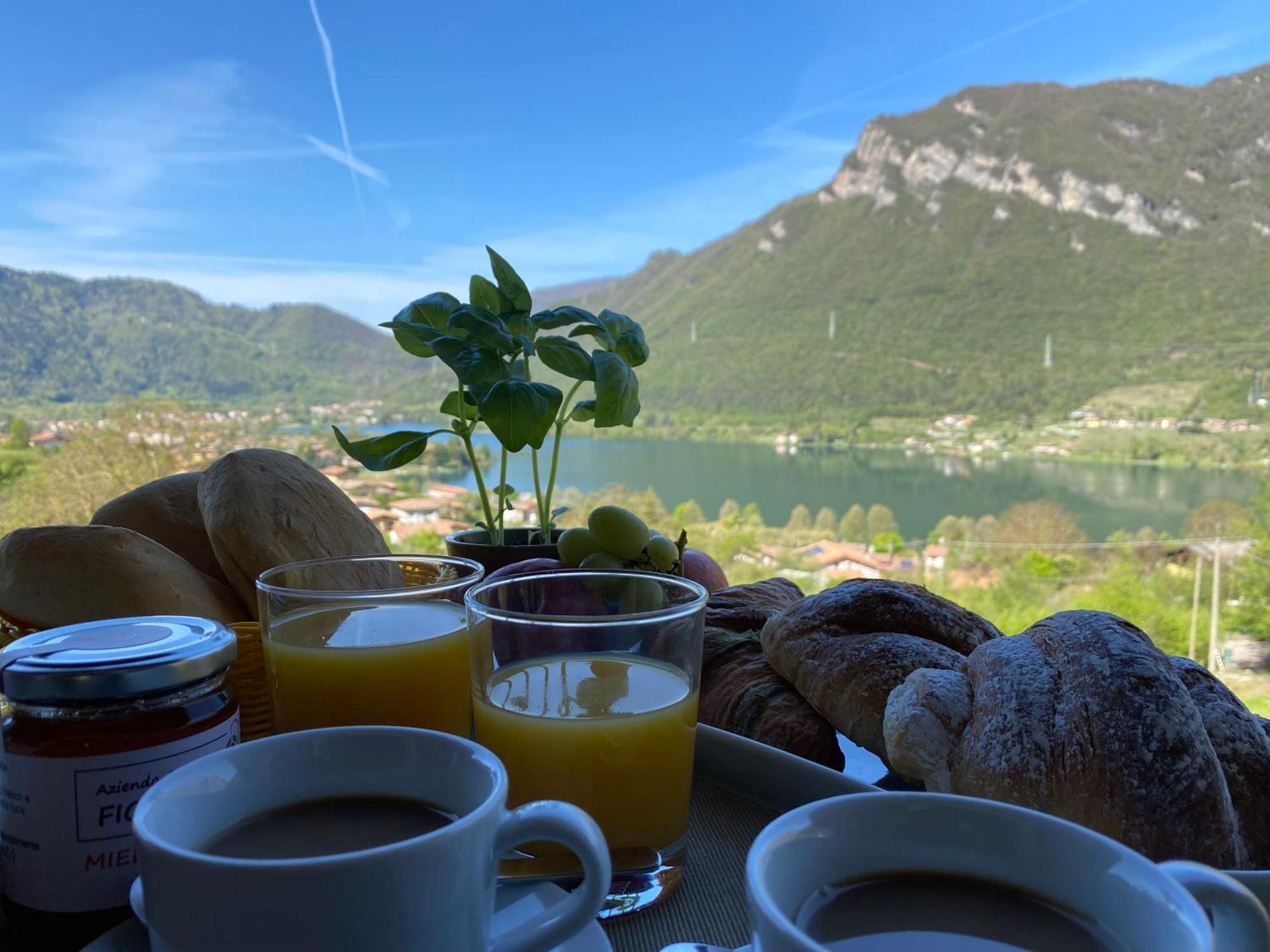 Casa Carla, Bis 4 Personen, Garten, Balkon Mit Blick Auf Den See Und Die Berge Crone Екстер'єр фото